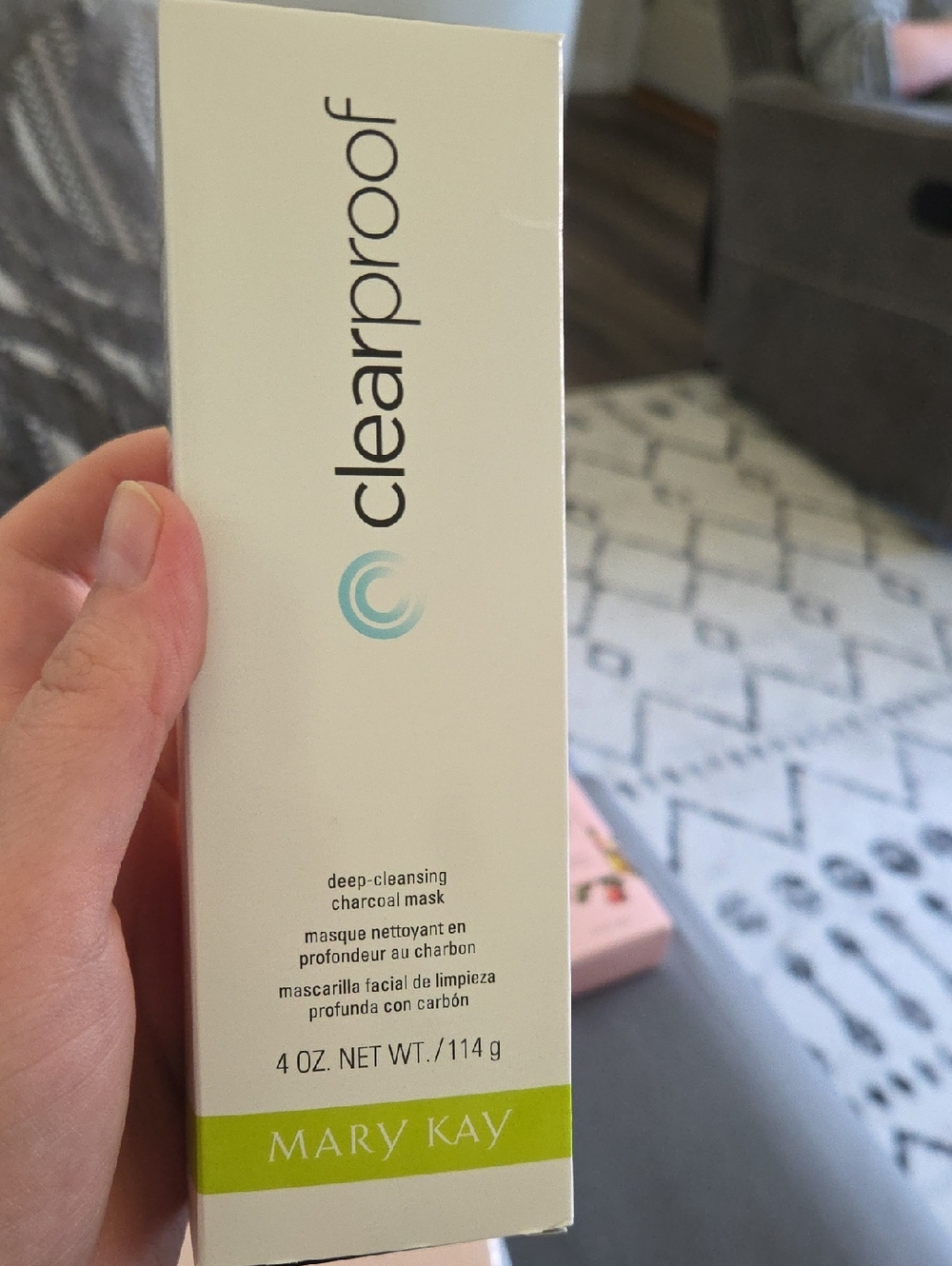Mary Kay Clearproof Deep-Cleansing Charcoal Mask - White & Light Teal Accent